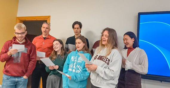 klassikaaslastega jõululaulude laulmine